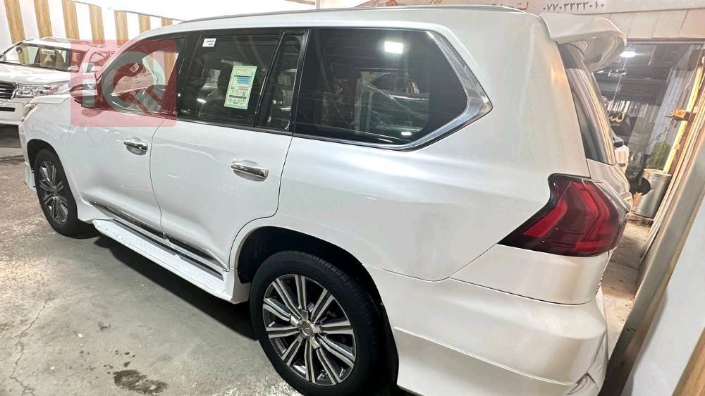 Lexus LX